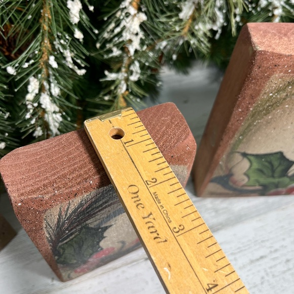 Hand Painted Rustic Wood Christmas JOY Sign - Picture 4 of 5